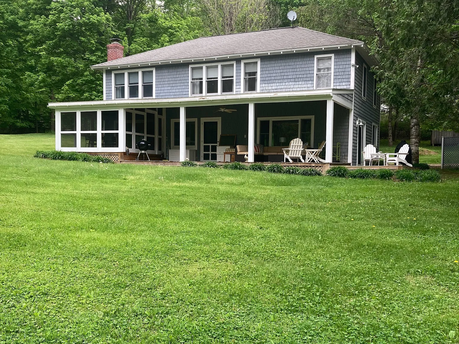 4 bed, 2.0 bath, 2016 sqft, $5,500 — Photo 2