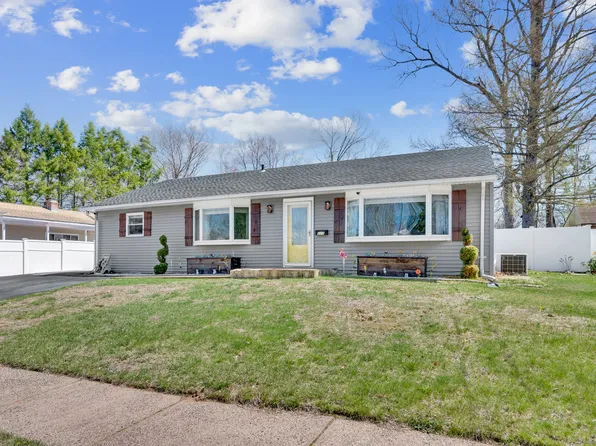 111 Green Manor Drive, East Hartford, CT 06118