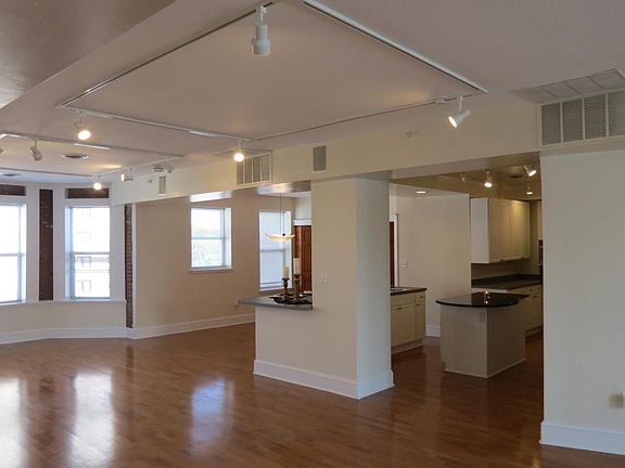 5th image of 4954 W Pine Blvd APT 601