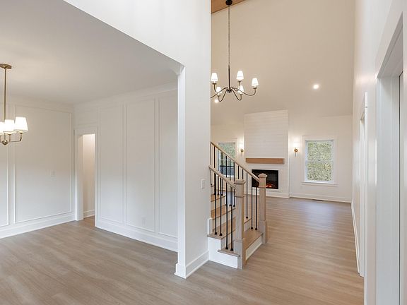 5th image of 758 Van Davis Rd NW