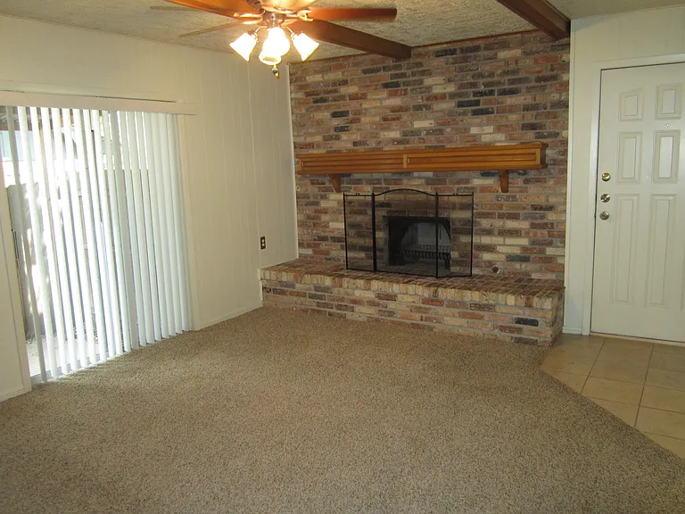 3316-3318 Bluestem Cir — Photo 2