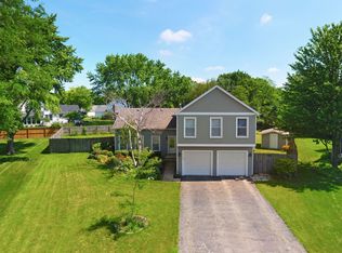 2151 Acorn Ct, Wheaton, IL 60189