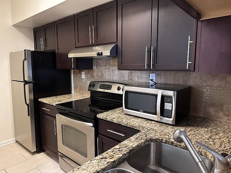 Wesley Townsend Apartments at Buckhead — Photo 107