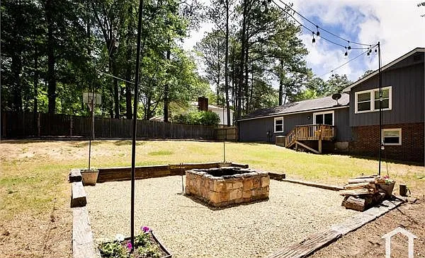 604 Colchester Dr — Photo 18