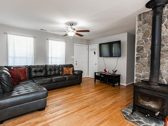 2nd image of 3356 Summerbrooke Dr