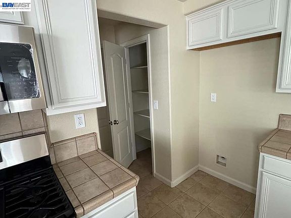 4th image of 17359 Stone Celler Way