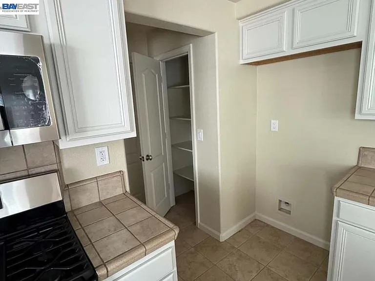 17359 Stone Celler Way — Photo 4
