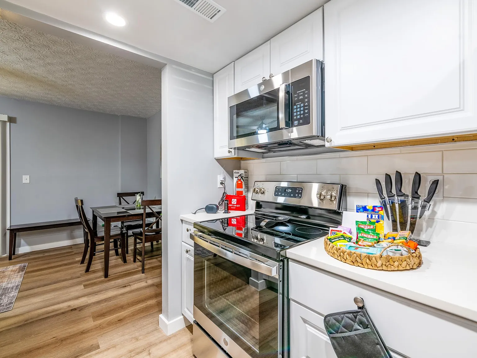 3 bed, 1142 sqft, $2,750 — Photo 4