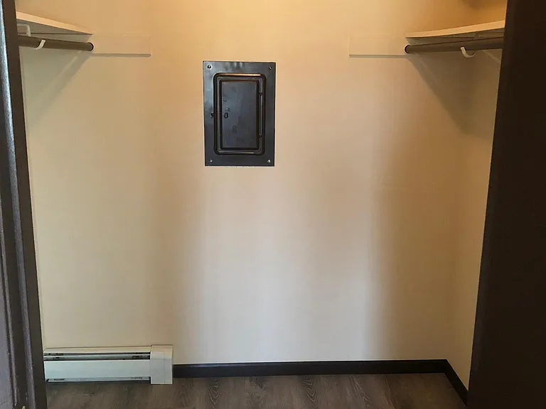 225 E Market St — Photo 17