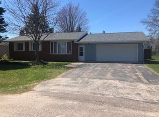 2006 John St, Sault Sainte Marie, MI 49783
