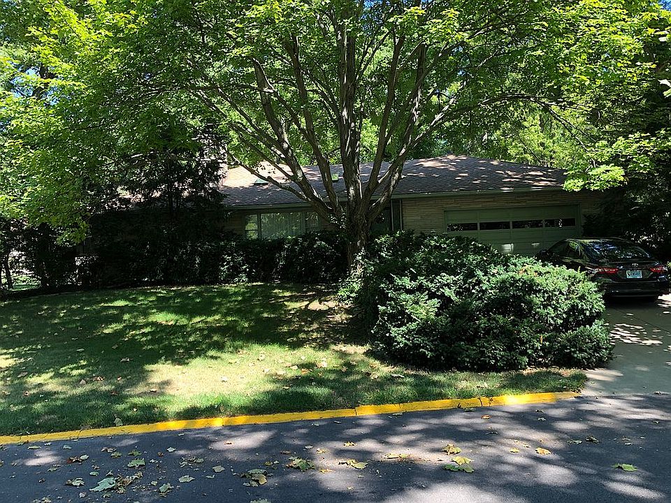 1st image of 304 Meridian St