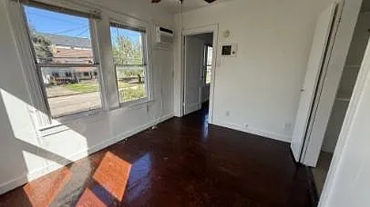 3311 Crawford St #B — Photo 4