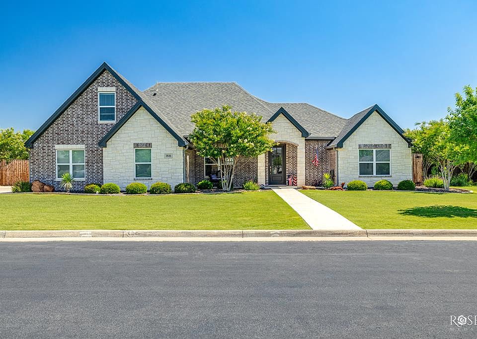 1st image of 1846 Castle Pines Dr