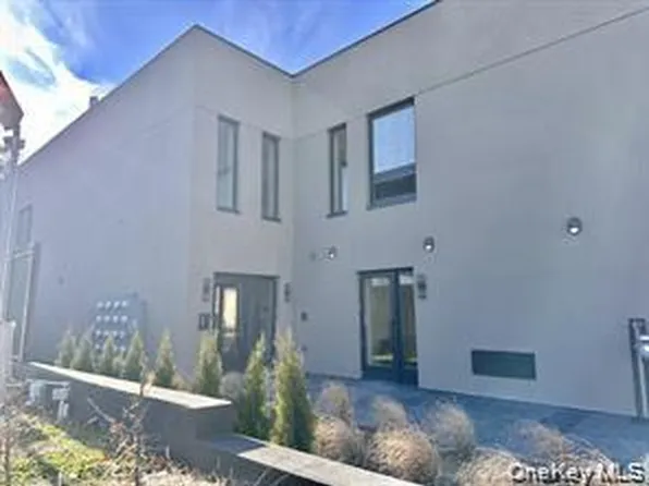 362 W Merrick Rd, Valley Stream, NY