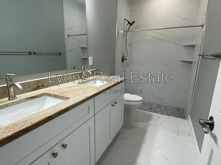 10398 Port Everglades St — Photo 20