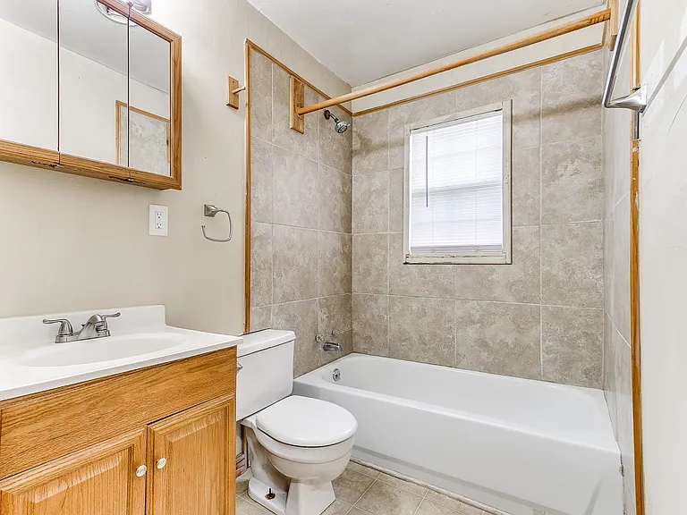 3109 NE 15th St #1 — Photo 11