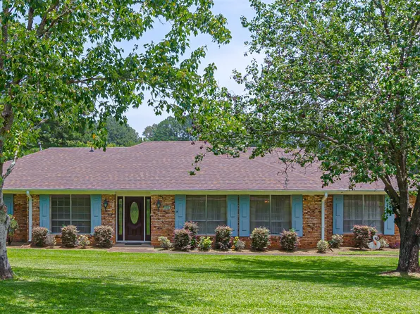 315 Swan Lake Dr, Jackson, MS 39212