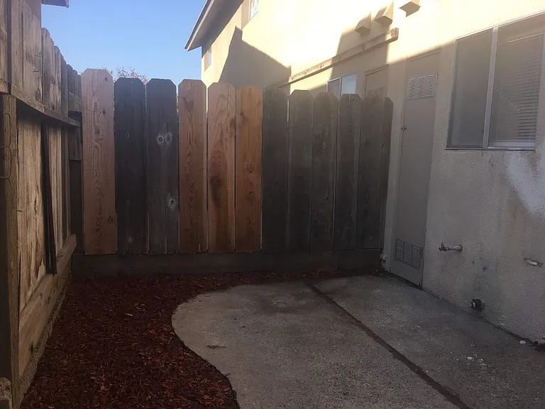 4544 N. Sharon Ave (670L-671G) — Photo 12