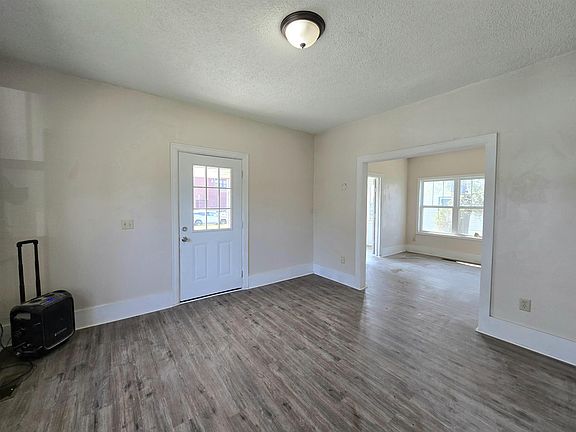 2nd image of 519 Oak St