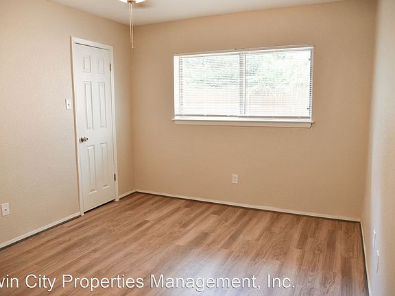 3rd image of 303 Amherst Cir #303