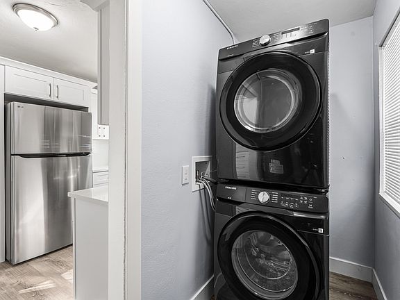 5th image of 656 W 6th Street