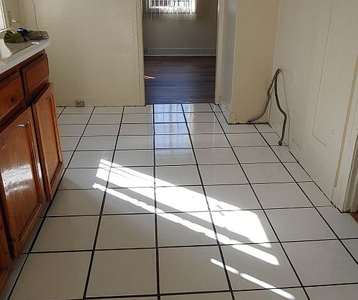 2nd image of 10517 3/4 S Budlong Ave