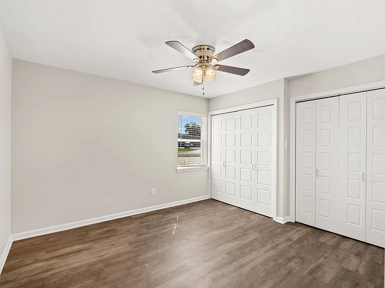 270 Bruce Cir #6 — Photo 18