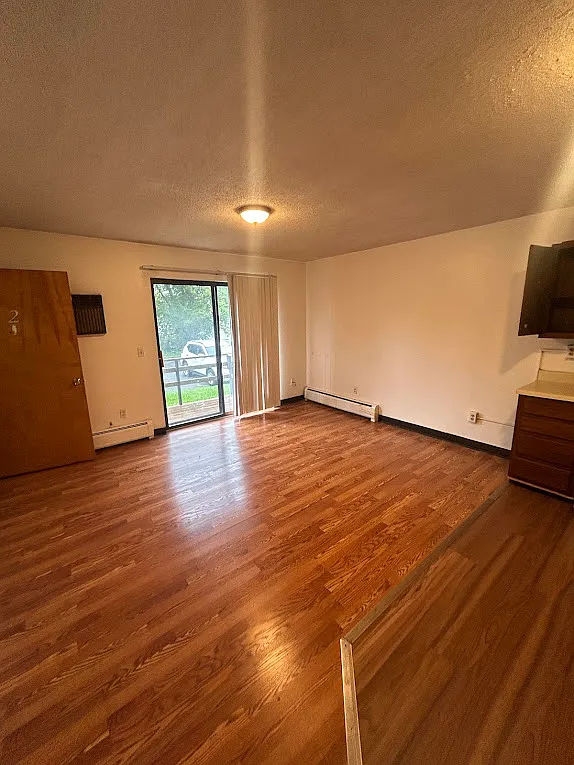 1 bed, 900 sqft, $765 — Photo 3