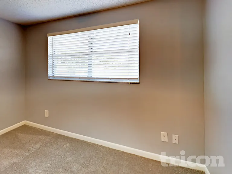 8235 Donaldson Dr — Photo 5