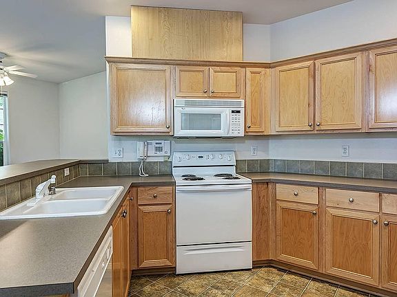2nd image of 10619 221st Ln NE Unit 101
