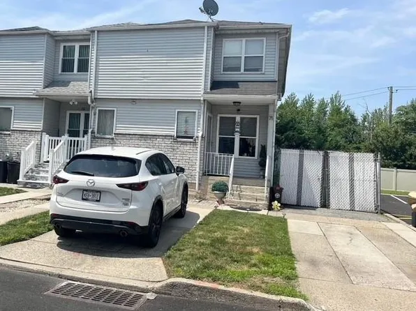 71 Lorraine Loop, Staten Island, NY 10309
