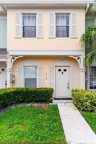 16749 Hemingway Dr — Photo 1