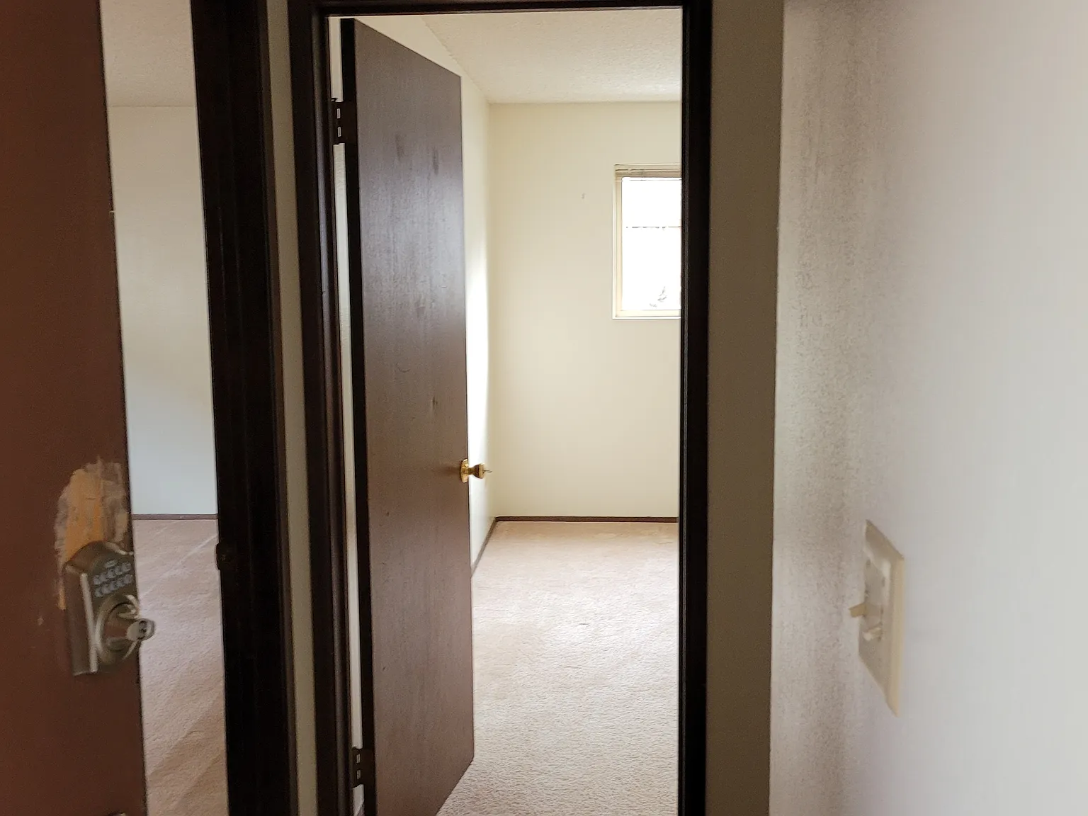 2 bed, 900 sqft, $980 — Photo 2