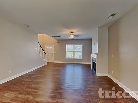 3rd image of 1100 Silver Farm Rd