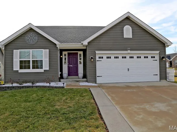 200 Brookview Way Ct, O'Fallon, MO 63366