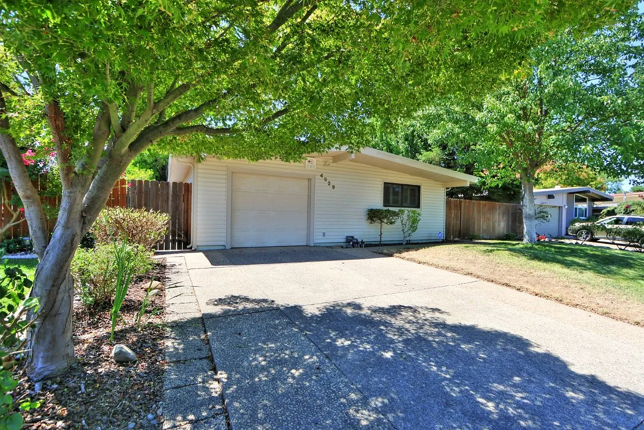 3 bed, 1388 sqft, $2,600 — Photo 3