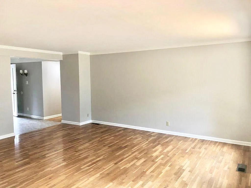 16429 NE 18th Street — Photo 4