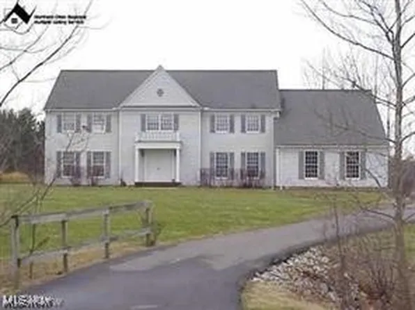6648 Chagrin River Rd, Chagrin Falls, OH 44022