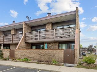 1101 Kenneth Cir, Elgin, IL 60120