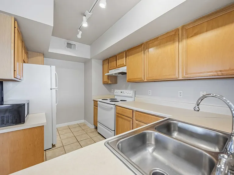 1195 Villagio Cir #208 — Photo 13