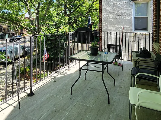 Rented by Remax Edge | media 31