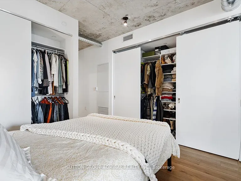 21 Lawren Harris Sq #805 — Photo 11
