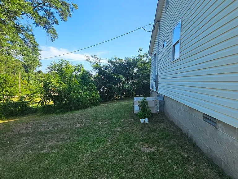 907 Denver — Photo 18