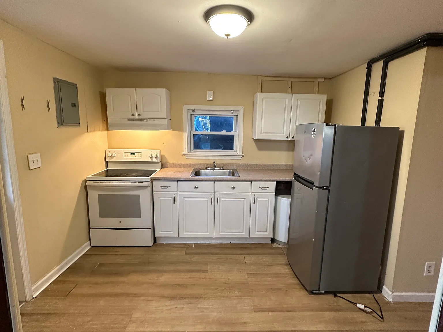 1 bed, $1,300 — Photo 1