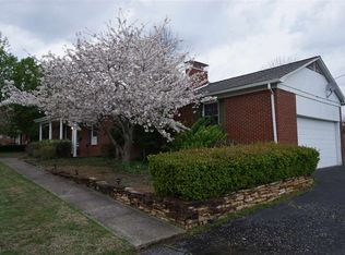 5420 Benton Rd, Paducah, KY 42003