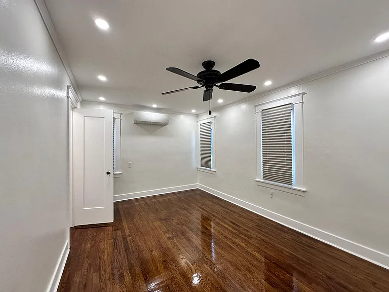 242 1/2 Coronado Ave — Photo 21