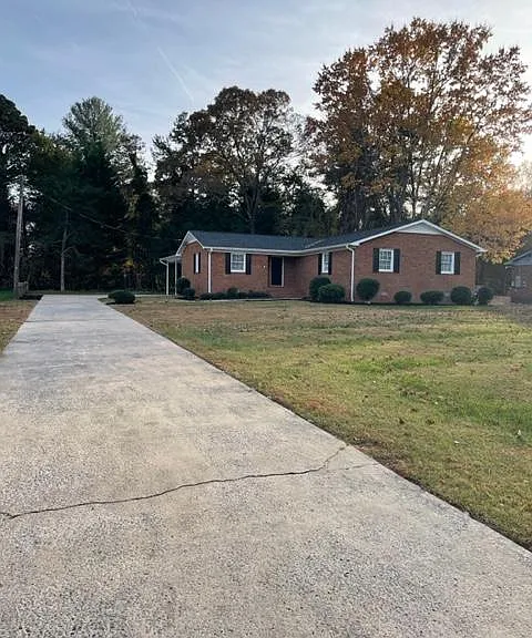 5711 Roundtable Rd — Photo 1