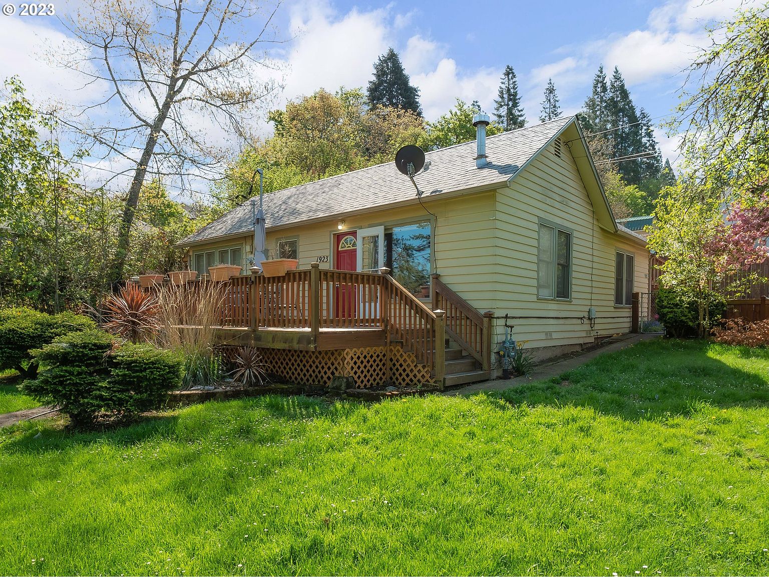 1923 SE Douglas Ave, Roseburg, OR 97470 Zillow