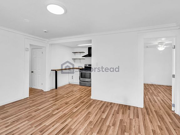 5th image of 2389 Empress St #A