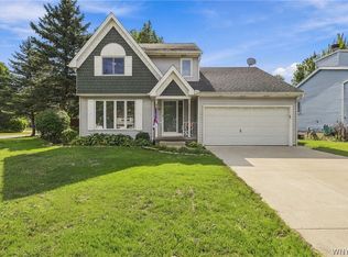 1571 Sundance Trl, Lake View, NY 14085
